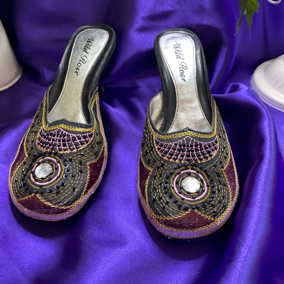 New 📌 Wild Rose slip on Sandals - Mules with beautiful  Beading - Picture 2 of 13
